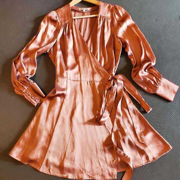 NWT Reformation Chrisley Long Sleeve Silk Mini Wrap Dress In Praline - Picture 4 of 8
